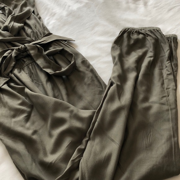 Army green jumpsuit - Picture 3 of 3